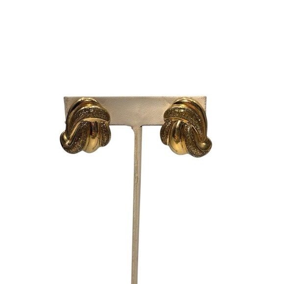 The Unbranded Brand Jewelry - Vintage Gold Tone Glitter Enamel Swirl Twist Clip On‎ Earrings